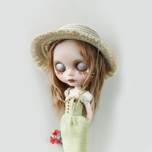 Load image into Gallery viewer, Vacation Style Straw Hat - 1/6 BJD Doll Size And Blythe Size Acessories By LULUDAO
