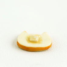 Load image into Gallery viewer, Kitty Toast &amp; Small Frying Pan- 1/6 BJD Doll Miniatures Toy